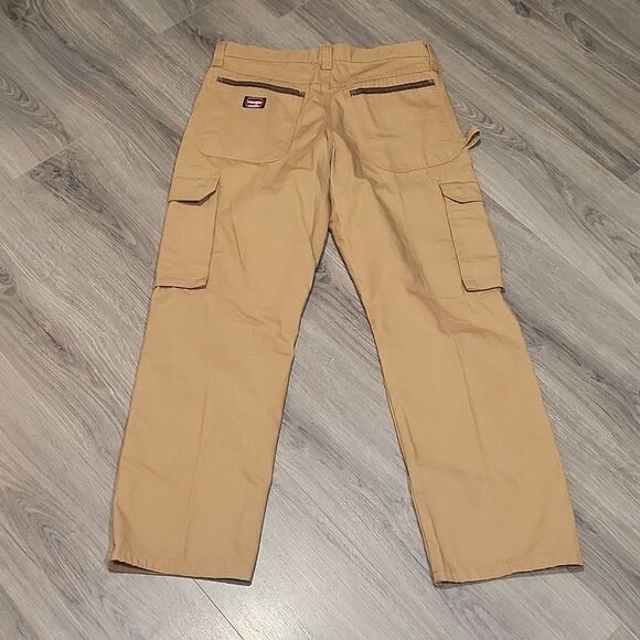 LIKE NEW Wrangler Workwear Rip Stop Cargo Pants - Picture 6 of 8